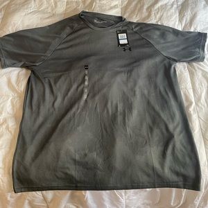 Under Armour t shirt